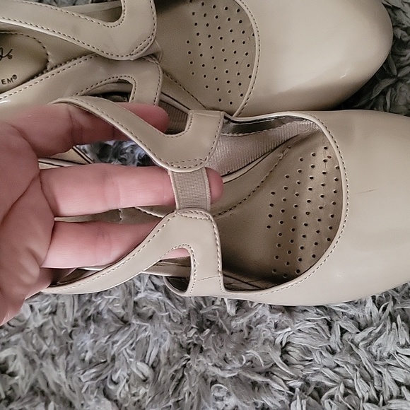 Life Stride Soft System "Parked" Slip On Heel - Picture 7 of 8